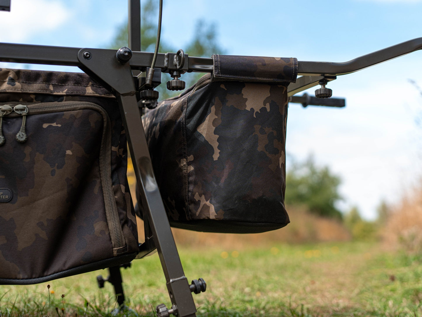 Carp Porter - Barrow Tidy Bag Dark Kamo