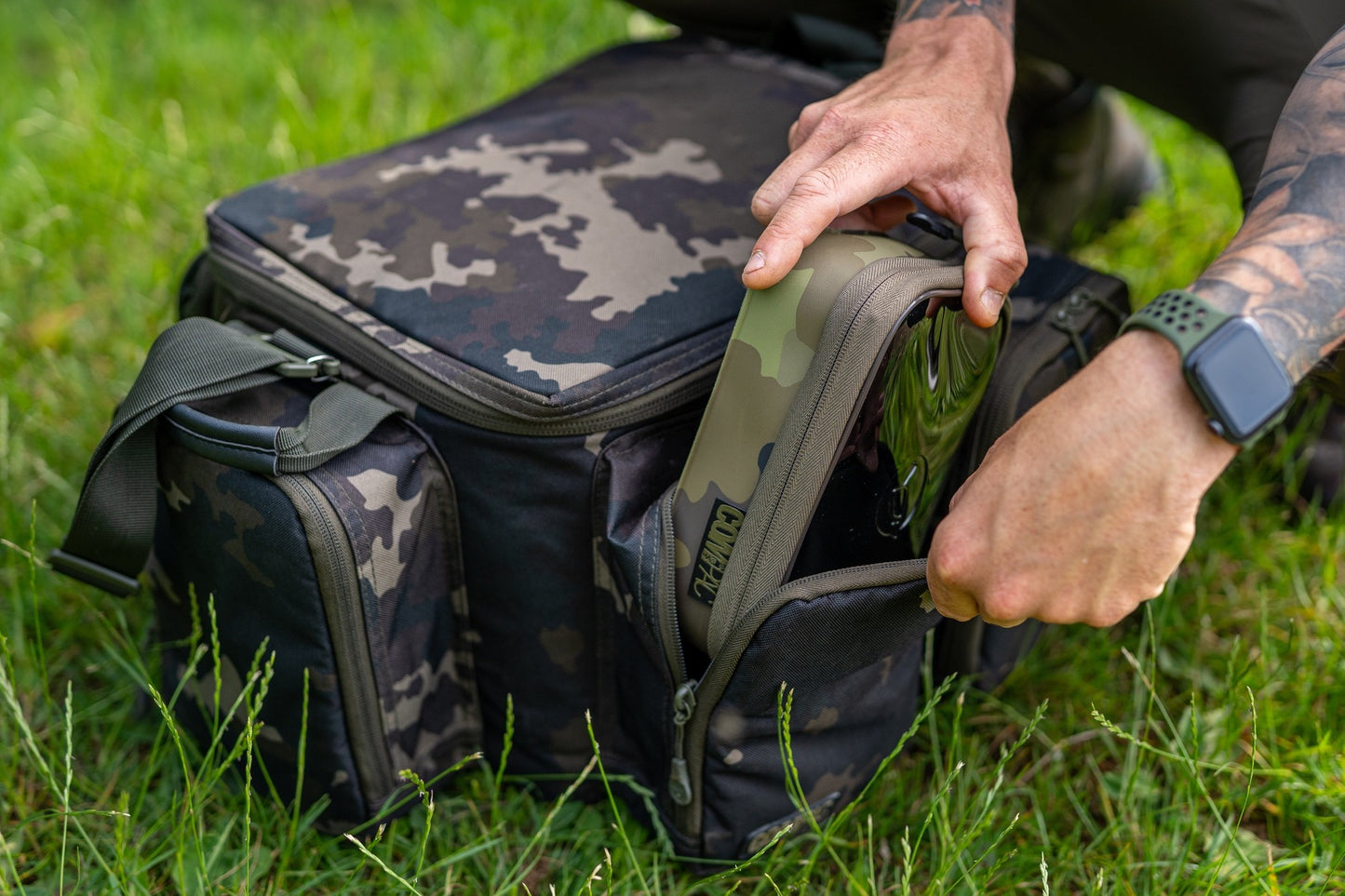 Korda - Compac Small Carryall Dark Kamo