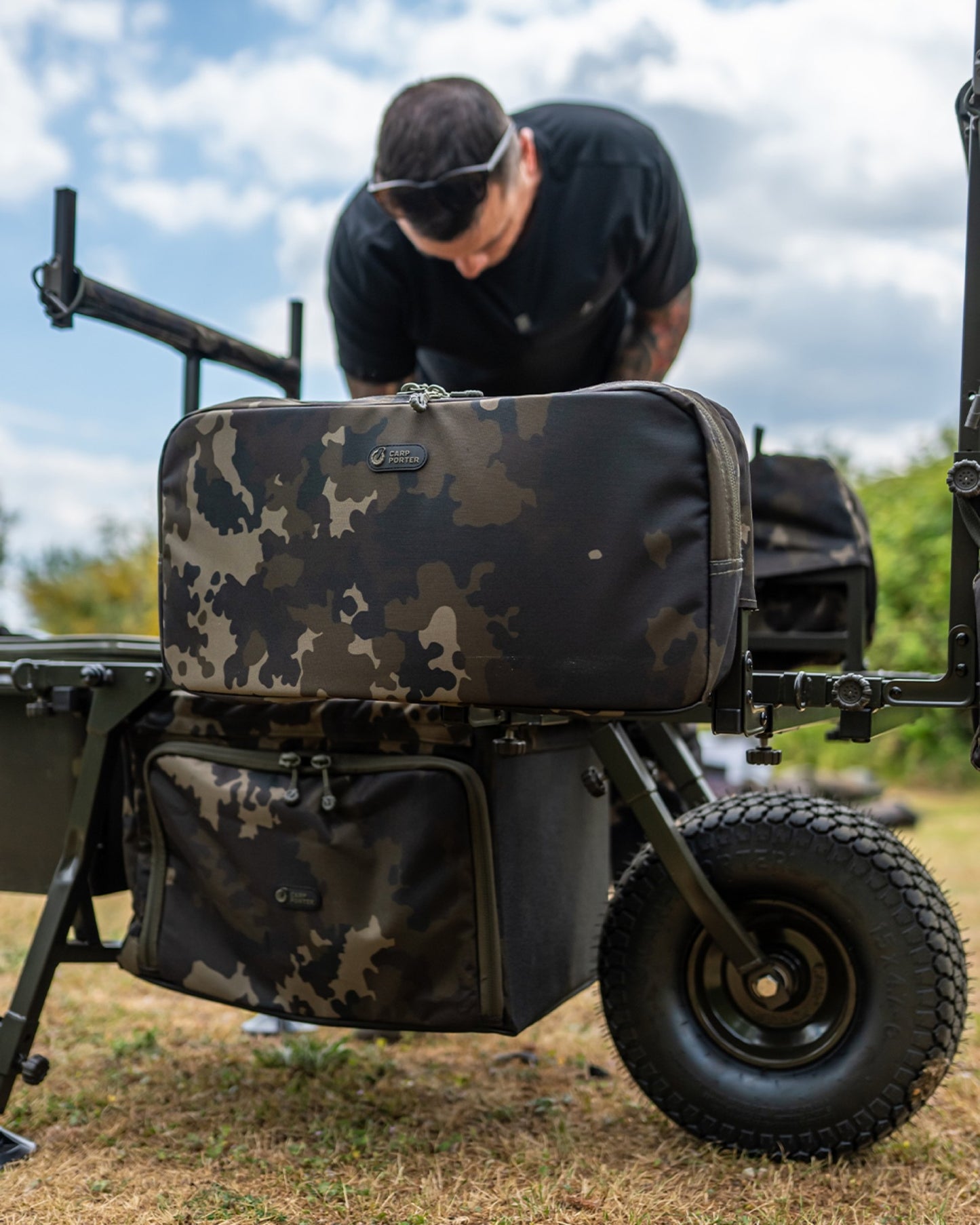 Carp Porter - Side Bar Bags Dark Kamo